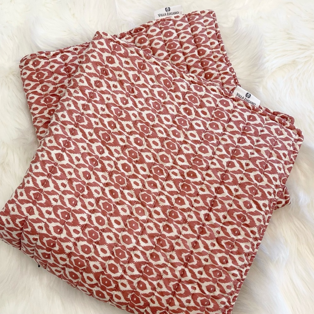 NWOT Villa Lugano Set of 2 European Shams 26x26 Salmon & Ivory Print